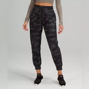 Scuba high rise jogger 7/8 length lululemon size 12